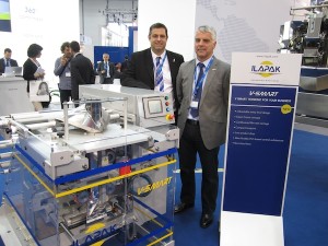 Linco director Geoff Bourke (right) and sales manager Kirk Batchelor with the V SMART on the ILAPAK stand.